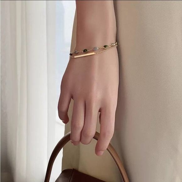 Emerald Beaded Gold Plated Chain Link Minimalist Bracelet - Picture 9 of 9